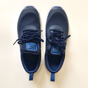 NWOT Nike Air Max Thea BLACK AND BLUE size 6.5
